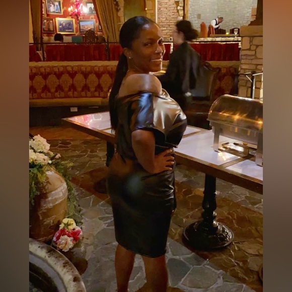 Wore this dress to my birthday dinner with clear heels - Picture 1 of 3